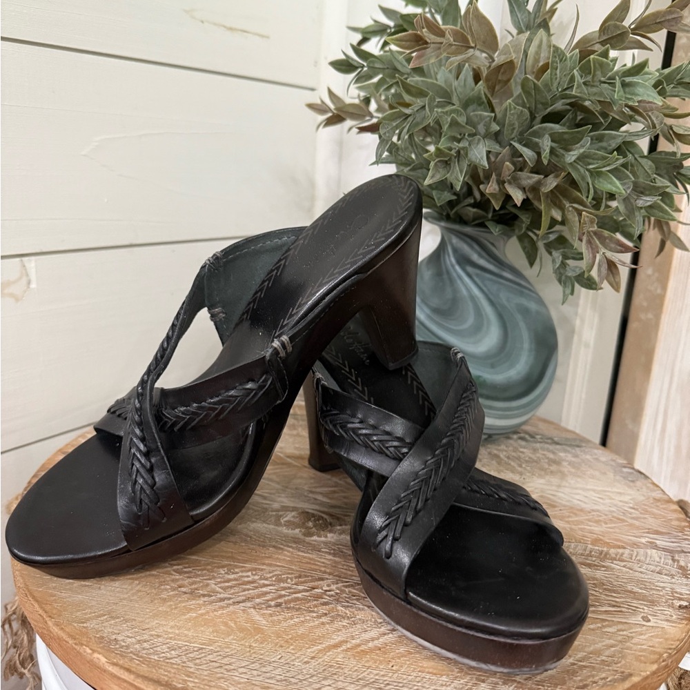 Cole Haan Black Heels Sophisticated Style